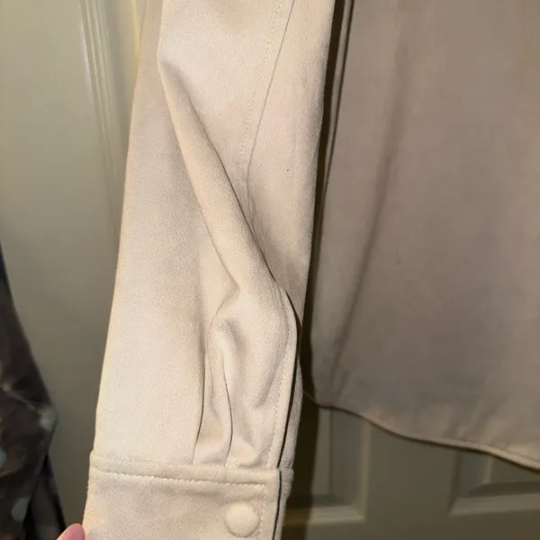 Abercrombie & Fitch Vegan Suede Jacket in Cream - Image 4