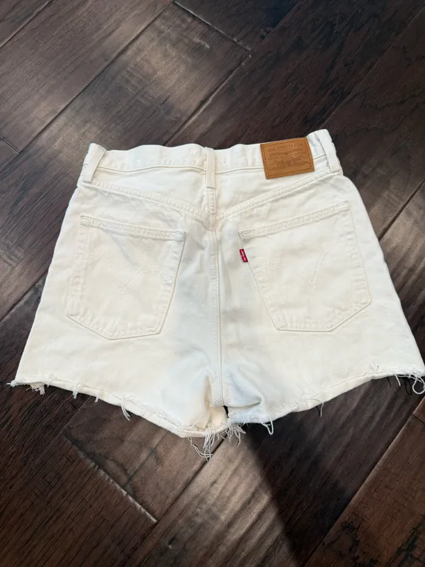 Levi’s Shorts - Image 4