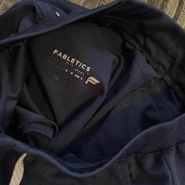 Fabletics jogger scrub pants - Image 3