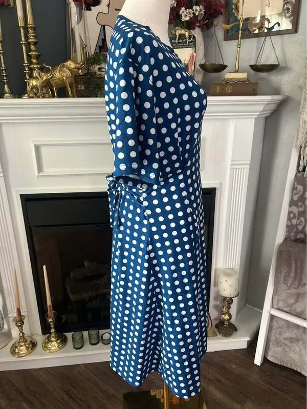 Blue and White Polka Dot Short Sleeve Tie Waist Midi Dress Size Large Women’s - Image 4
