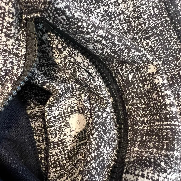 Lululemon Define Jacket Rush Jacquard Black White Size 6 women - Image 3