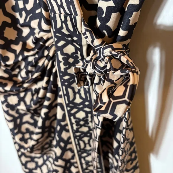 Gretchen Scott 3/4 Sleeve Jersey Wrap It Up Dress in Rio‎ Print Size XS - Image 4
