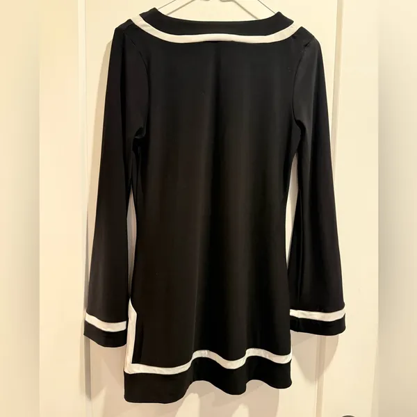 White House Black Market Black Tunic with White Trim Size‎ M - Image 2