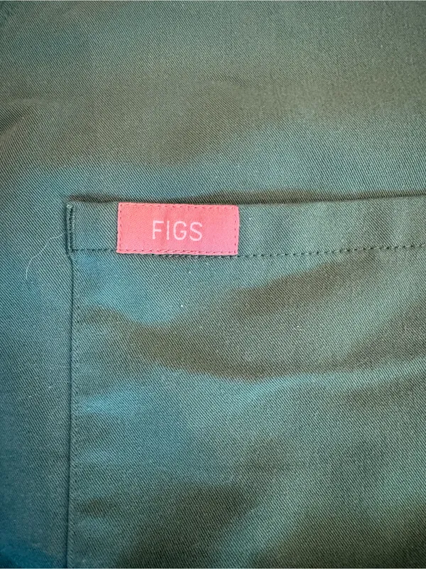 FIGS Technical Collection Catarina One-Pocket Scrub Top Women’s Small EUC - Image 2