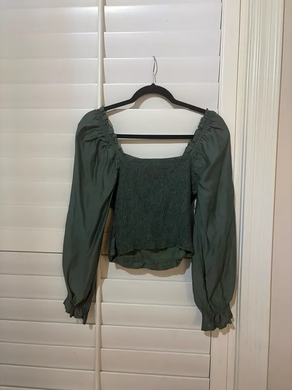 Green Puff Sleeve Boutique Crop Top - Image 2