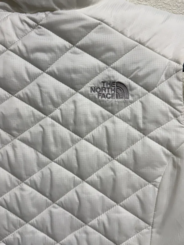 The North Face Thermoball‎ Eco Puffer Vest Womens XS White Quilted Full Zip - Image 9