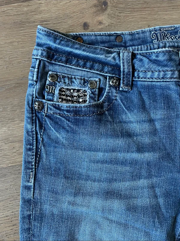 Miss Me Bermuda Shorts Sequin and Rhinestone Embellishments Size 29 - Image 8