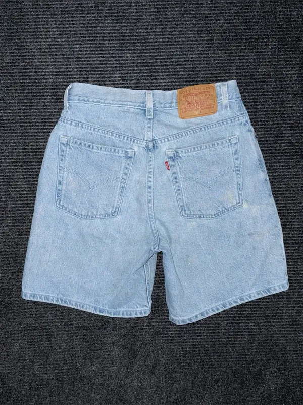 Vintage Levis Relaxed Fit Denim Mid Thigh Shorts 10 / 28 Light Wash Cotton Jorts - Image 2