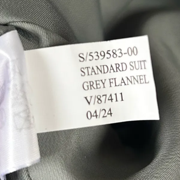 Banana Republic Standard Wool Flannel Blazer in Gray Flannel Size 6 Workwear - Image 9