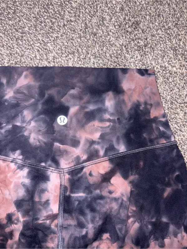 Lululemon High-Rise Tie-Dye Athletic Biker Shorts - size 4 - Image 7