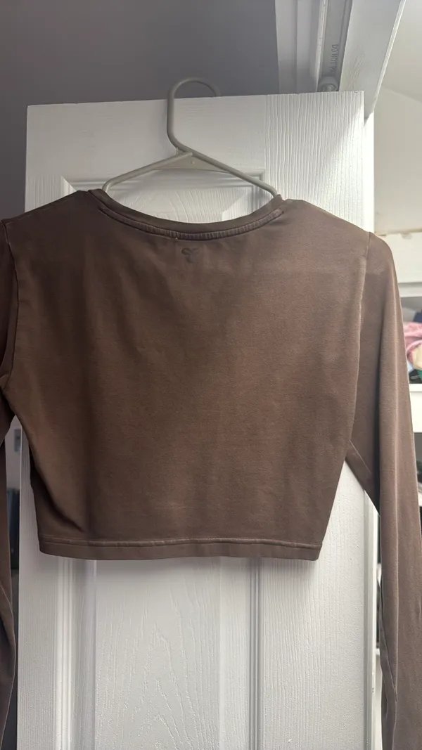 Aritzia TNA Cropped Long Sleeve - Image 2