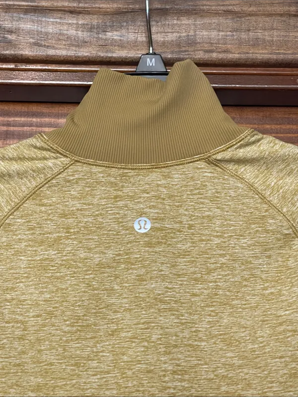 Lululemon Always Alert Half Zip
Heathered Grape Leaf size 6 - Image 4