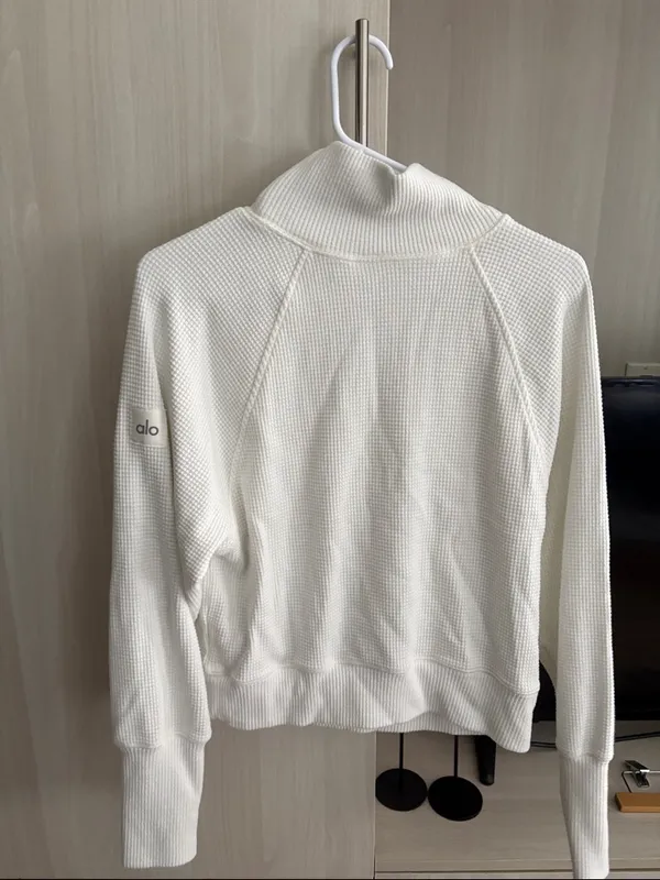 ALO Yoga | Waffle Weekend Escape Mock Neck Long Sleeve - Image 5