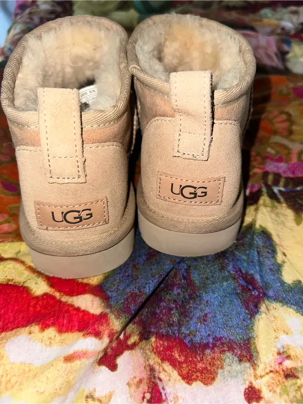 UGG Classic Ultra Mini $165MSRP - Image 9