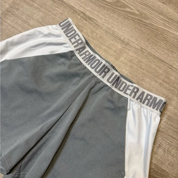 •UNDER ARMOUR• SHORTS - Image 5