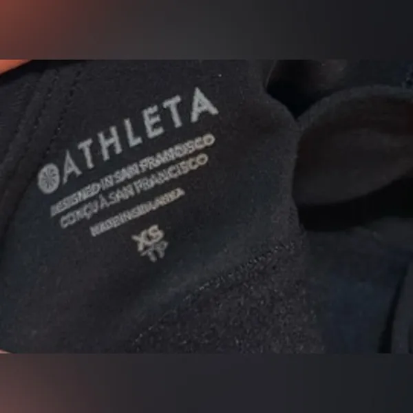 Athleta Black Ribbed Racerback Tank Top‎ Size XS with Built-in Shelf Bra - Image 6