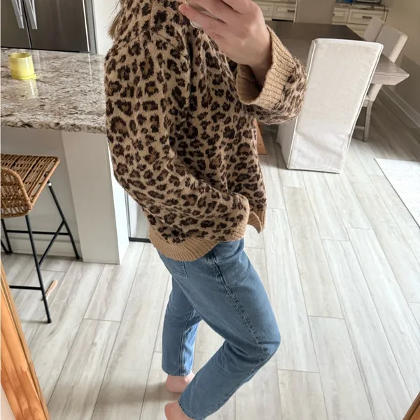 American Eagle Leopard Print Cozy Knit Pullover Sweater Size Small - Image 3