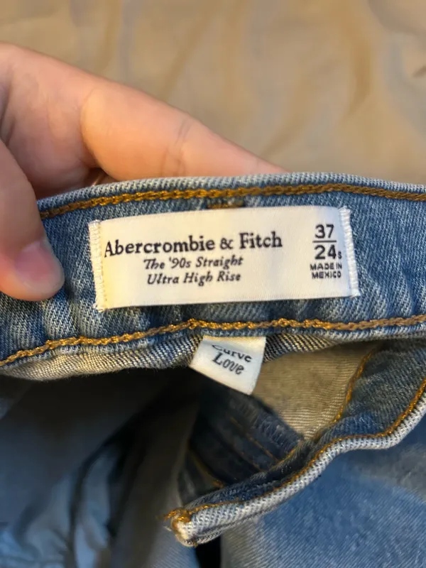 Abercrombie Curve Love Jeans Ultra High-Rise Straight 90s - Image 4