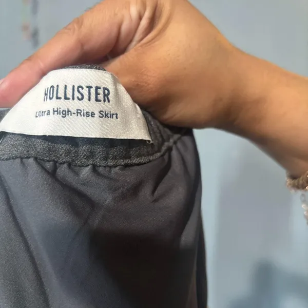 Hollister-co Women's Black and Grey Skirt - Image 2