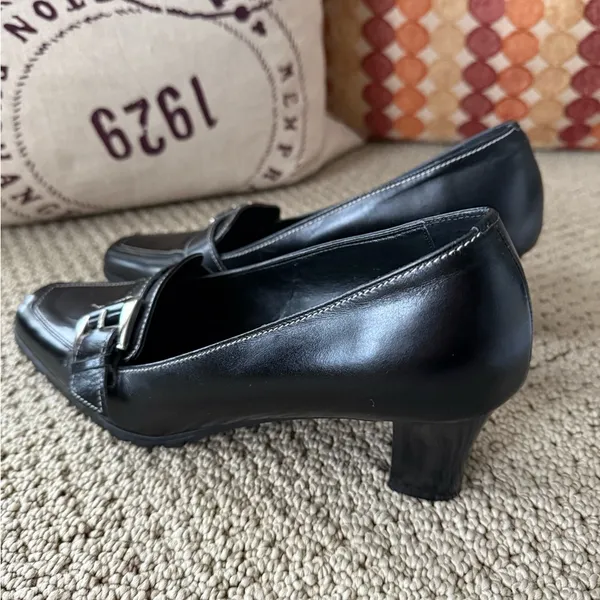 Vintage Casual Corner Women’s Classic Black Heel Pumps with Silver Buckle 8M - Image 2