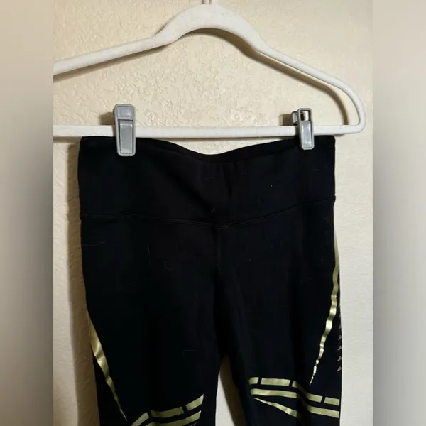 ALO Yoga Airbrush‎ Chakra Leggings Size Small in Black & Gold - Image 5