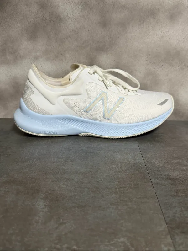 New Balance Wide Dynasoft Pesu V1 Women's White Sneakers Size 8.5D - Image 11