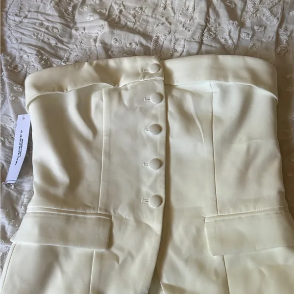 Princess Polly NWT size 6 Cream Strapless Satin Top buttons NEVER WORN - Image 3