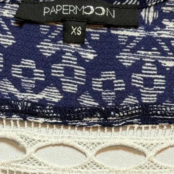 Papermoon Navy Blue White Geometric Print Lace Inset Sleeveless XS V-Neck Shirt - Image 7