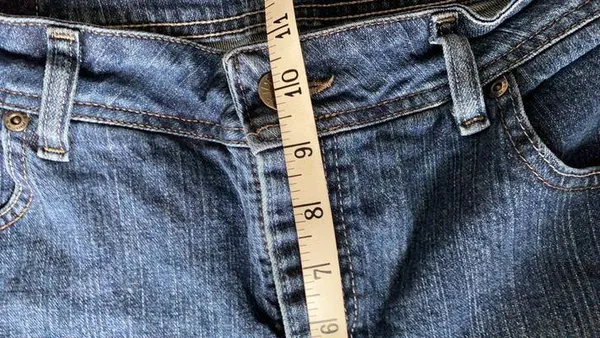 Lee Women’s Riders jeans dark wash straight leg 33 x 29 high rise stretch EUC - Image 6
