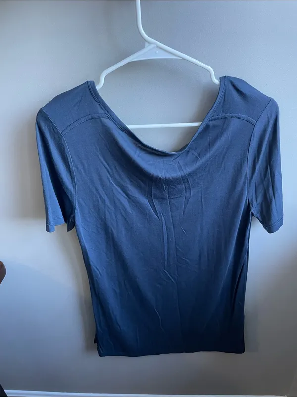 New Ann Taylor Navy Short Sleeve Pocket Tee Size M - Image 5