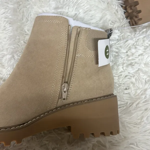 NWT Women's Taci Ankle Boots - Universal Thread Light Taupe Size 11 - Image 4