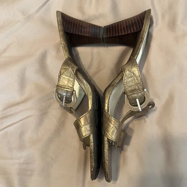 Anne Klein Halen size 9.5 gold buckle sandals some signs of wear - Image 3
