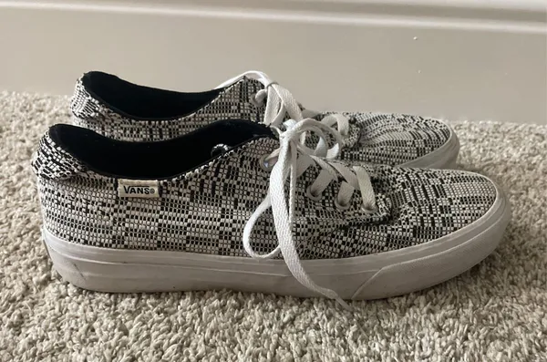 Women’s size 8.5 white and black vans - Image 2