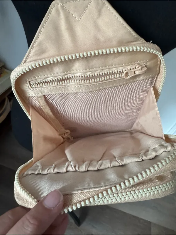 BEIS The Sport Sling in Beige - Image 4