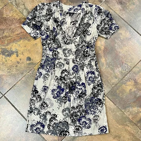 Banana Republic Women's V-neck Multicolor Short Puff Sleeved Dress 10 - Image 3