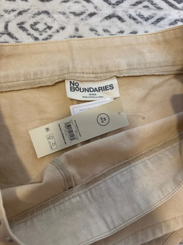 No boundaries studded micro shorts 1.5” inseam size XS NWT - Image 6