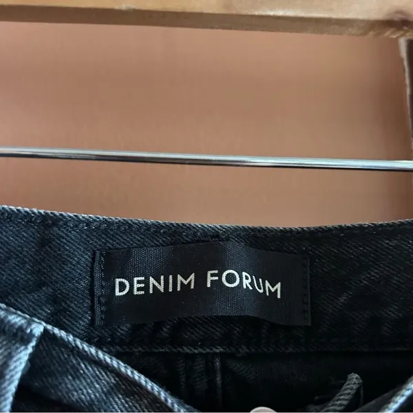 Denim Forum Aritzia The Ex Boyfriend Short Distressed Black 100%‎ Cotton Size 26 - Image 3