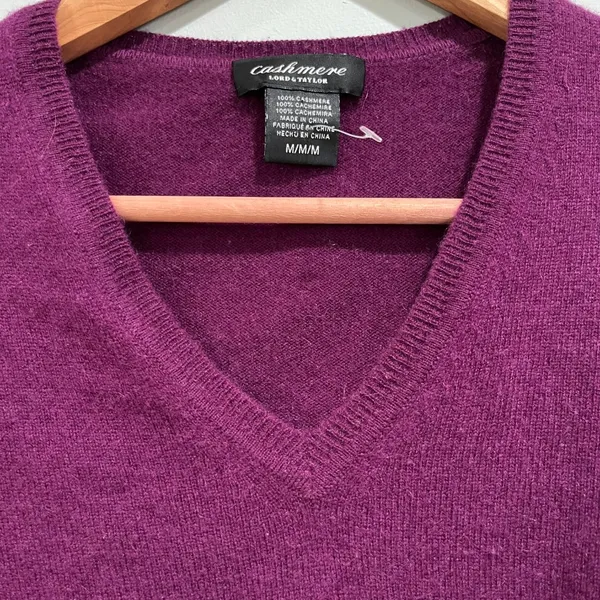 Cashmere Womens Sz M Purple Ribbed V Neck Pullover Knit‎ Sweater Long Sleeves - Image 3