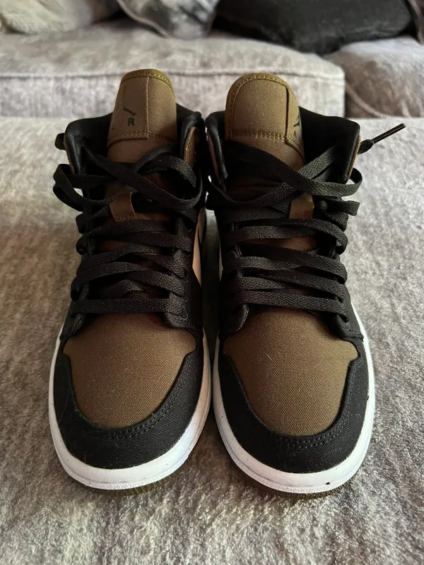 Nike Air Jordan 1 Mid - Image 3