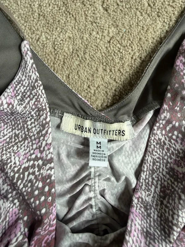 Urban Outfitters Ruched Cami Top – Size M - Image 3