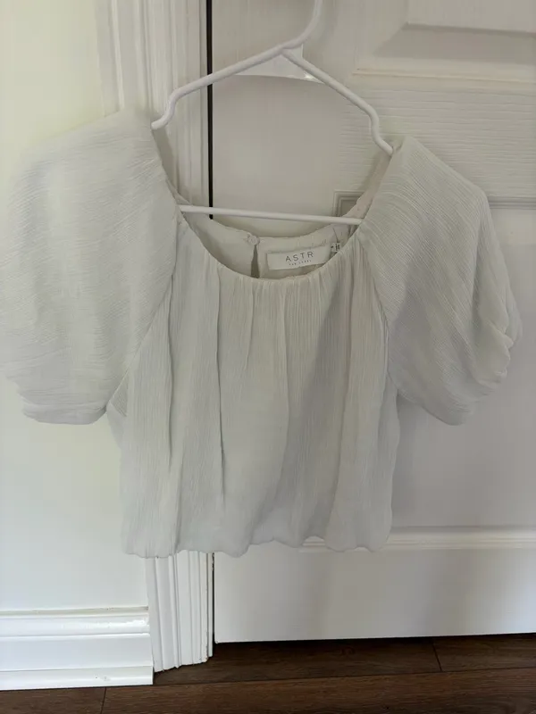 ASTR The Label Top Puff Sleeve - Image 2
