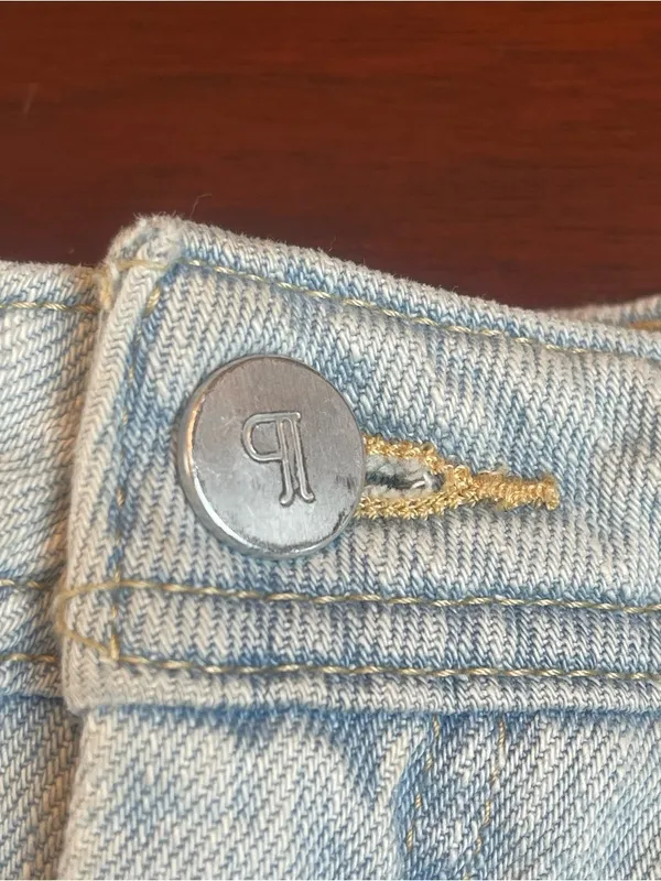 Pilcro Modern High-Waisted Baggy Barrel Jeans in Light Wash Denim Size 32 - Image 8