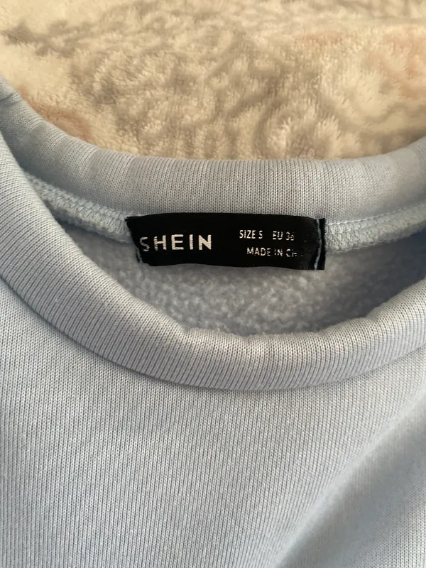 SheIn Crewneck - Image 4