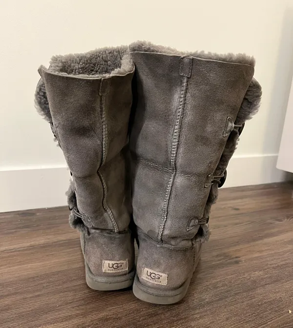UGG Gray  Boots - Image 7
