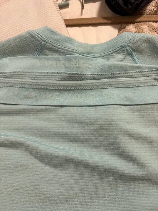 Lululemon Short Sleeve Swiftly - Image 4