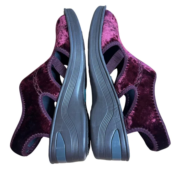 Bzees Drama Women's Velvet Wedge Sandals Burgundy Size 10W - Image 5