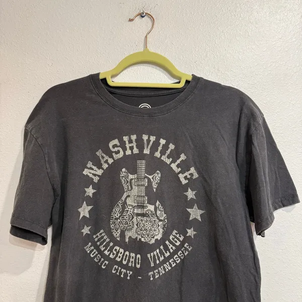 Social Culture Gray Nashville Hillsboro Village Guitar Graphic Tee Sz M - Image 3