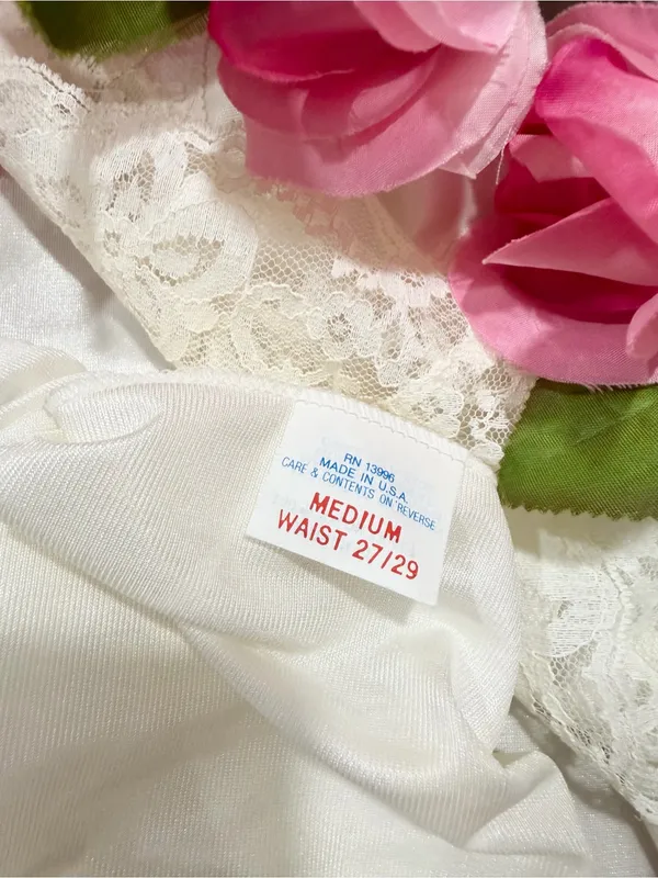Vintage Lace Maxi Slip Skirt M 27/29 Ivory Lingerie w/ Split Made USA Coquette - Image 3