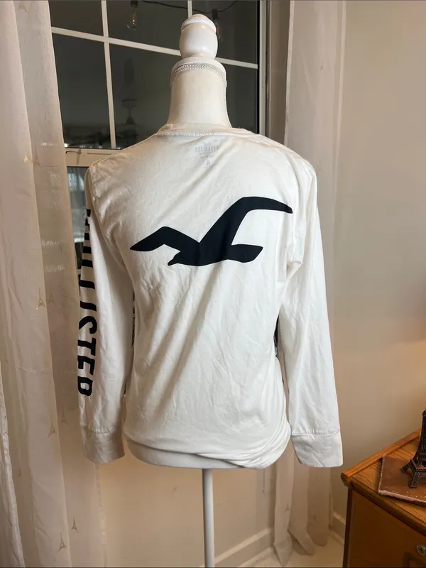 Hollister Cream & Black Mountain Tree Graphic Long-Sleeve Tee size XS. - Image 5