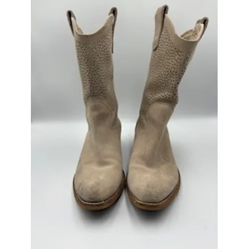 BCBGeneration‎ Suede Western Boots Tan Perforated Cowgirl Festival Tailgate 7.5 - Image 2